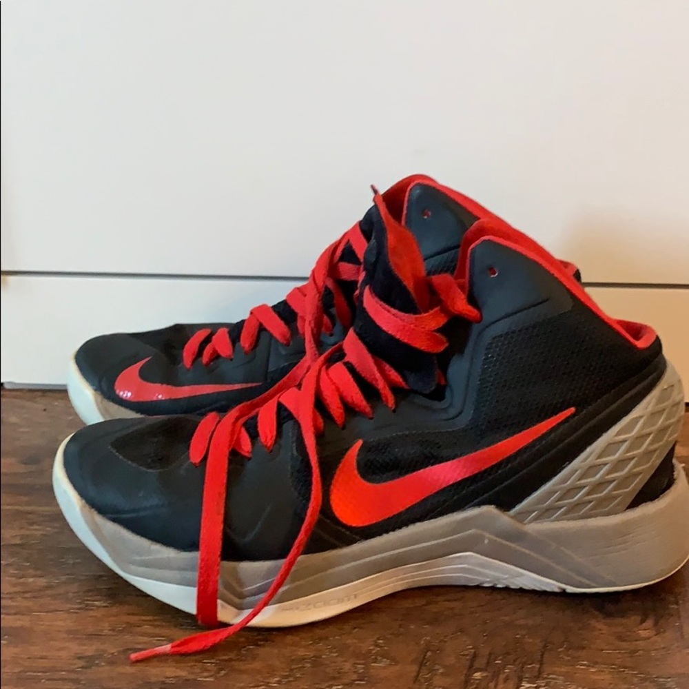 Nike Men’s Hyper Distruptor Basketball shoes